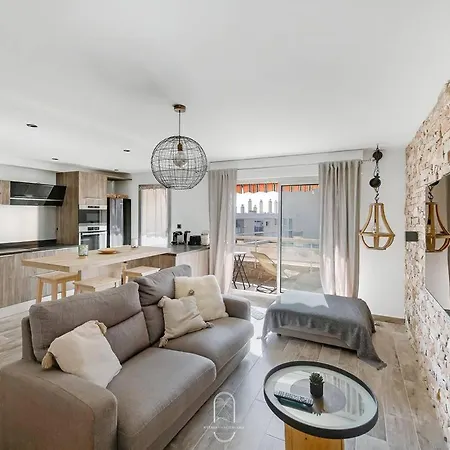 Apartment Centre-les Floralies T3/clim/garage/balcon By Hc