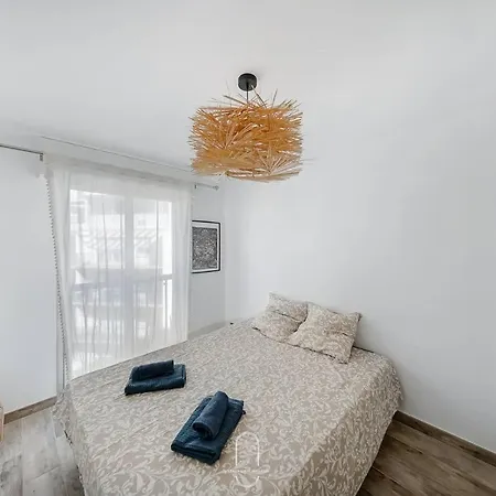 Centre-les Floralies T3/clim/garage/balcon By Hc *