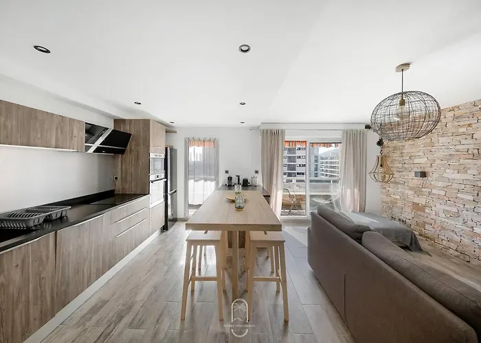 Centre-les Floralies T3/clim/garage/balcon By Hc * Hyères