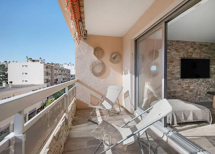 Centre-les Floralies T3/clim/garage/balcon By Hc