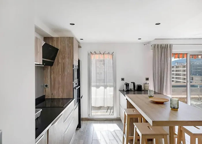 Centre-les Floralies T3/clim/garage/balcon By Hc